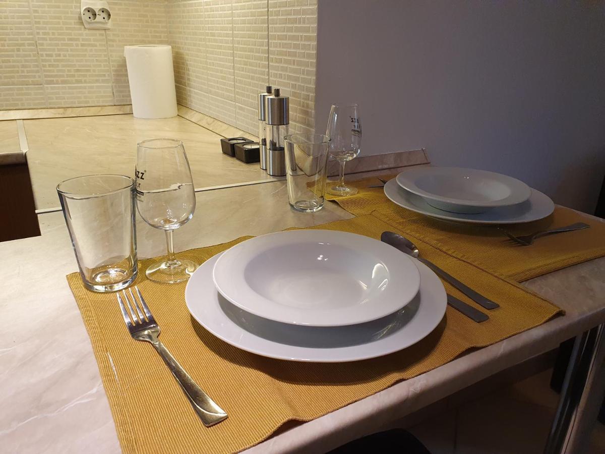 BöSIX Apartman Budapest Exteriör bild